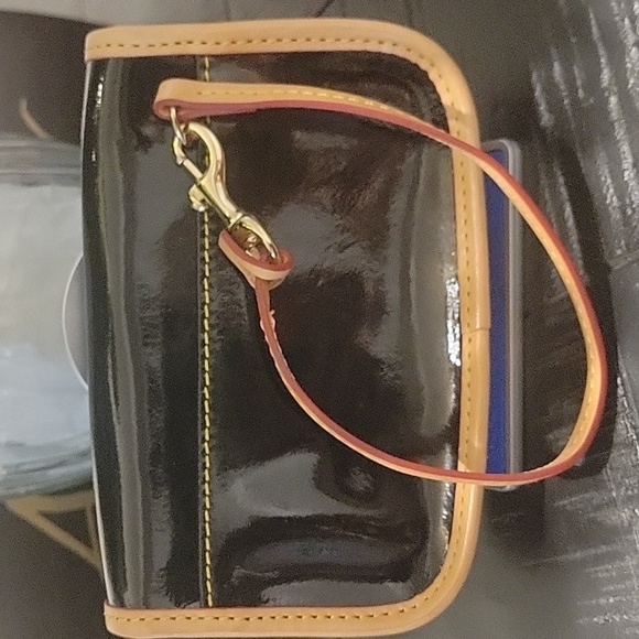 Dooney and Bourke Wristlet - Picture 3 of 6